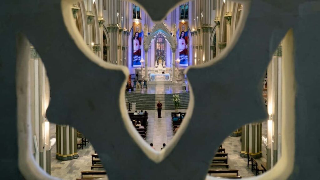 Comment les blogueurs Telegram camerounais collaborent avec les annonceurs France en 2025