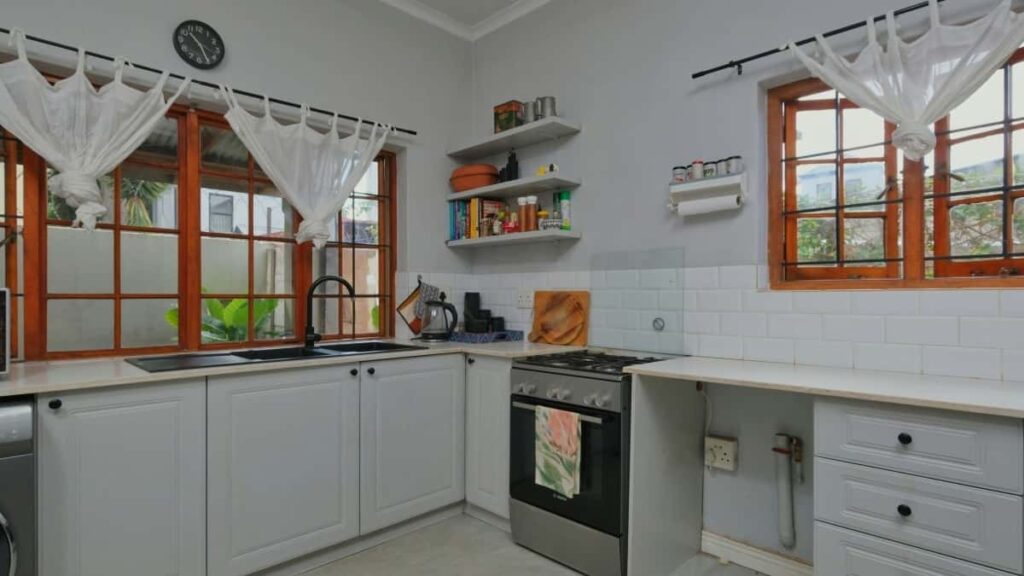 2025 China LinkedIn AllCategory Advertising Rate Card pour Cameroon