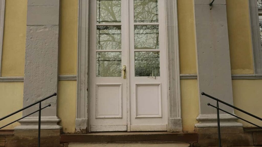 2025 Algeria WhatsApp Advertising Rate Card pour Cameroon