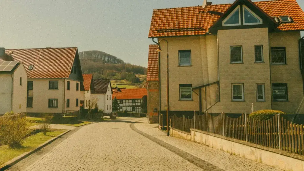 Découvrez comment les créateurs camerounais peuvent s'inspirer de Telegram en Malaisie pour ajouter une touche unique à leur contenu.