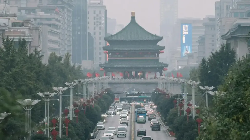 Découvrez comment Josh en Finlande négocie un partenariat exclusif, avec des leçons pour les créateurs au Cameroun.