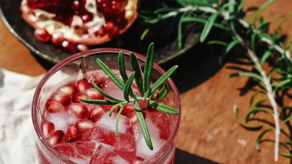 Guide pratique pour créateurs camerounais : comment approcher les marques chinoises sur Josh, pitcher du UGC, sécuriser briefs et monétiser vos contenus.