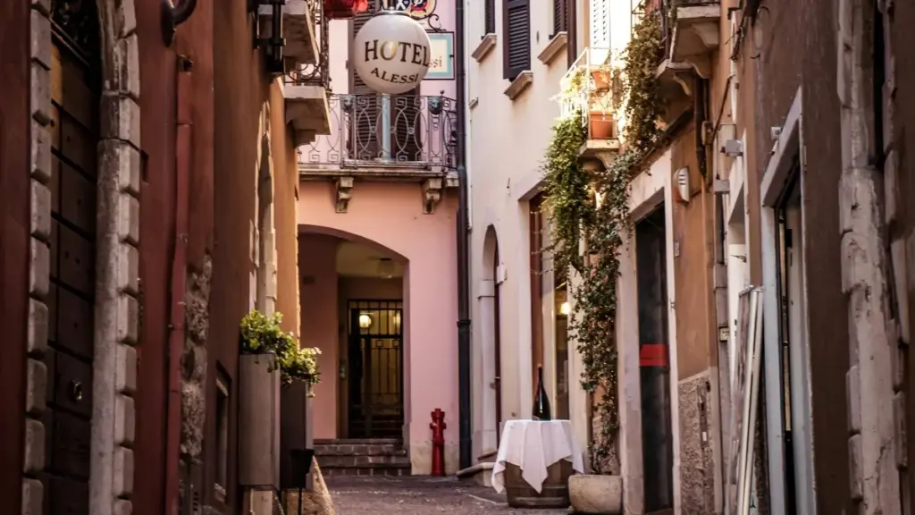 Guide pratique pour créateurs au Cameroun: comment contacter des marques marocaines sur vkontakte et proposer des transformations avant/après qui convertissent.