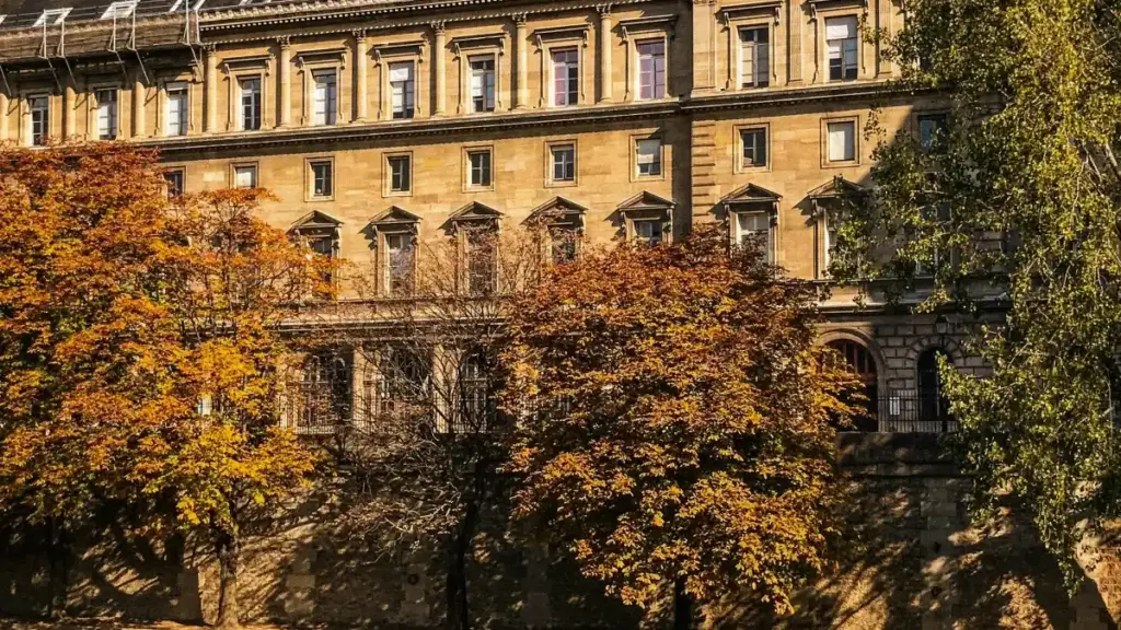 Guide pratique pour créateurs au Cameroun — comment contacter des marques thaïlandaises sur Clubhouse et enregistrer des unboxings & témoignages.