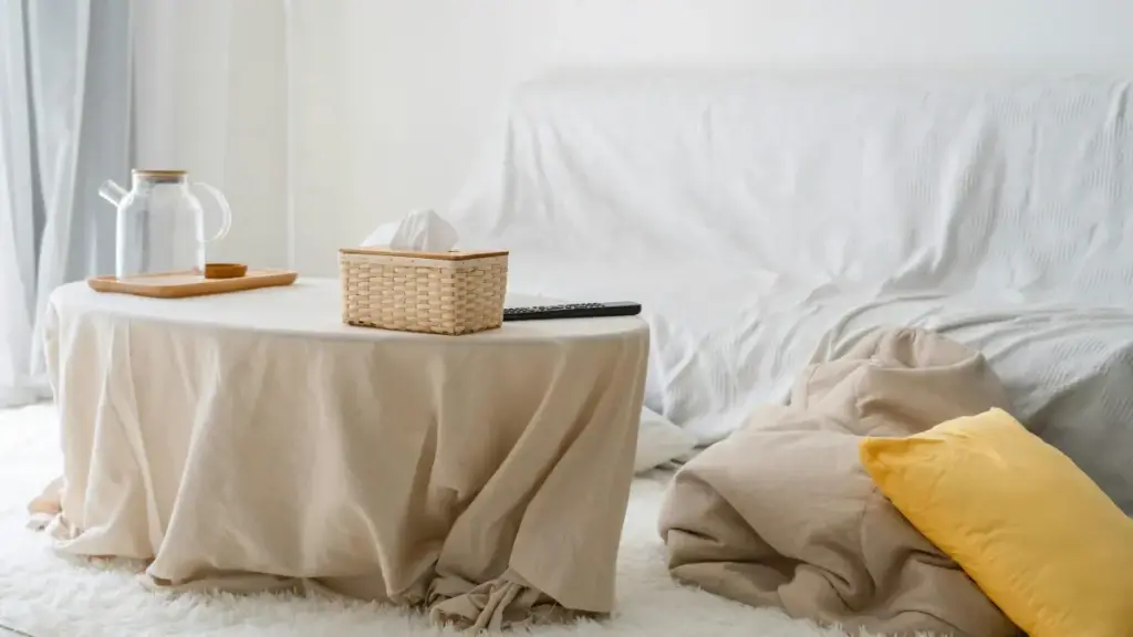 Guide pratique pour annonceurs camerounais: où trouver créateurs ukrainiens sur WhatsApp/Telegram, stratégies d'approche, risques et exemples concrets pour booster la visibilité produit.