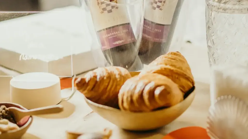 Guide pratique pour créateurs au Cameroun: comment repérer, joindre et vendre l’idée d’un live demo aux marques croates via Zalo — tactics, templates, et erreurs à éviter.