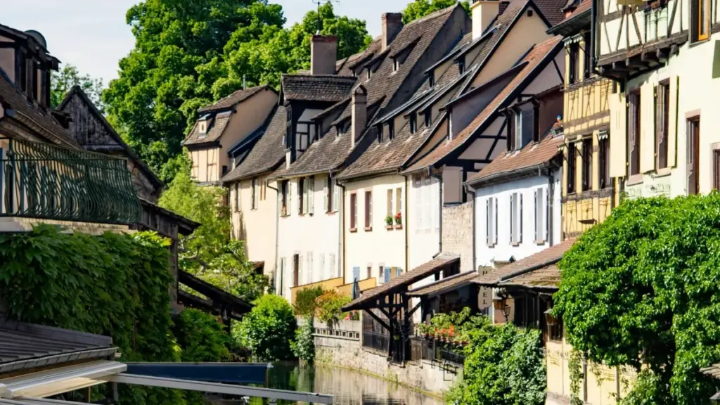 Guide pratique pour annonceurs au Cameroun: comment repérer et collaborer avec des créatrices OnlyFans du Maroc afin d’amplifier la visibilité de marques de beauté clean.