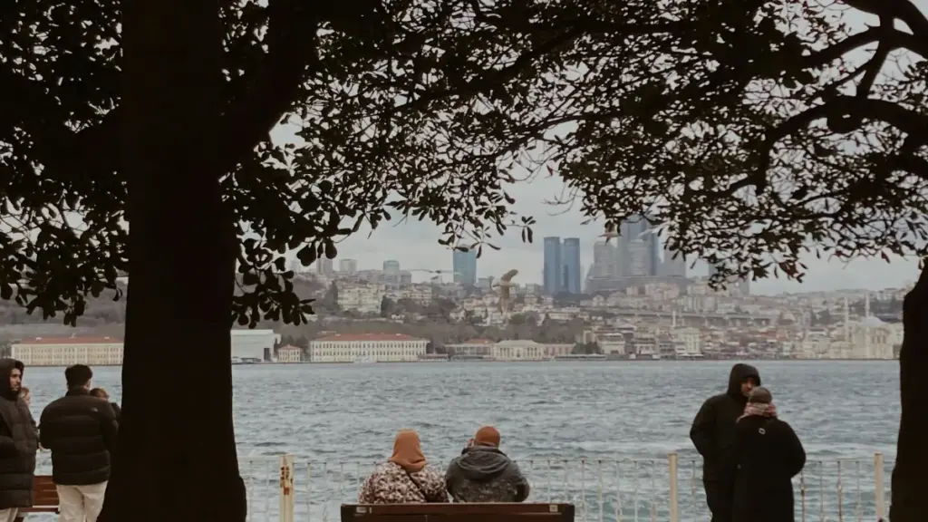 Guide pratique pour créateurs au Cameroun: comment trouver, approcher et collaborer avec des marques maltaises sur Amazon pour des challenges de styling — tactiques, exemples et risques.