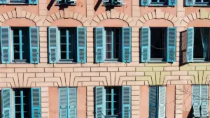 Guide pratique pour marques au Cameroun: comment identifier, valider et intégrer créateurs Moj colombiens en livestreams pour booster engagement et ventes.